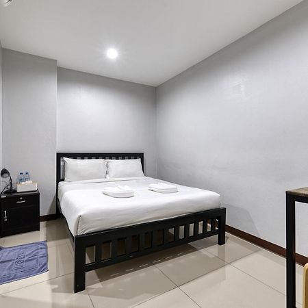 Red Pin Inn 好运旅馆 Bangkok Exterior photo